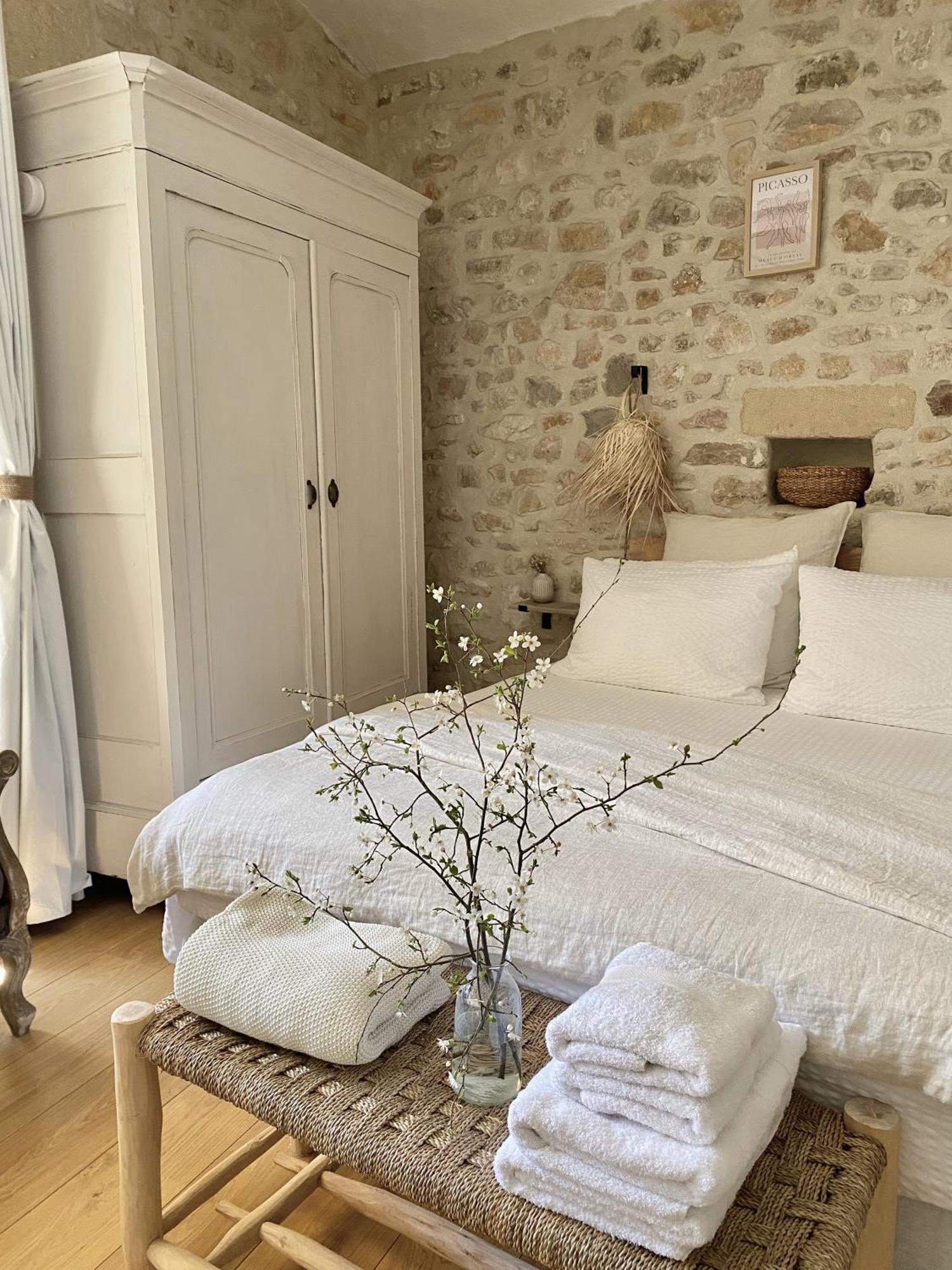 La Dame Jeanne Bed and Breakfast Fontanes  Eksteriør billede